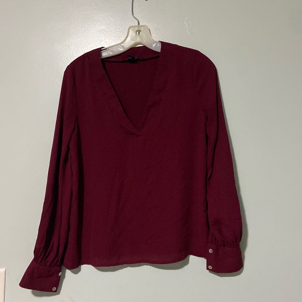 Forever 21 Low V-Neck (XS)